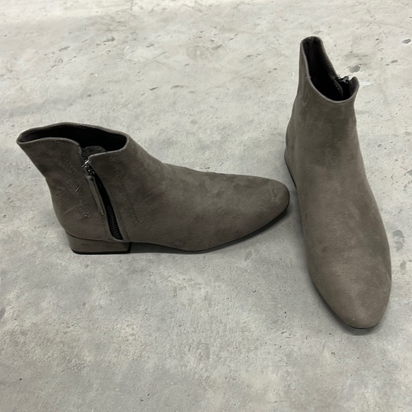 Zara Grey Bootie - Picture 1 of 2